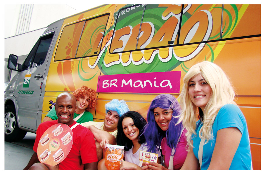 equipe de promotores promoção verão BR Mania